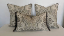 Load image into Gallery viewer, 13.5" x 23.5" Lee Jofa Tetbury in the color Grey/Bisque Lumbar Pillow Cover
