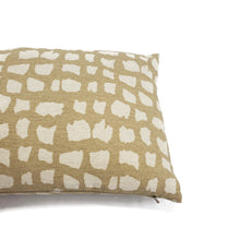 Load image into Gallery viewer, 12.5" x 19.5" Thibaut Animal Print Lumbar Pillow Cover