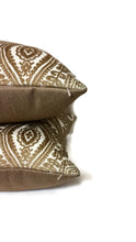 Load image into Gallery viewer, Golden Tan Damask Raised Chenille Pillow Cover
