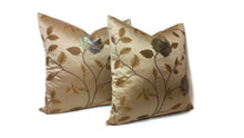 Load image into Gallery viewer, JF Fabrics Marika in the color 32J5451 Pillow Cover
