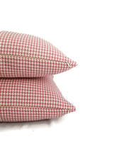 Load image into Gallery viewer, Mauve Pink and White Mini Houndstooth 20&quot; x 20&quot; Pillow Cover
